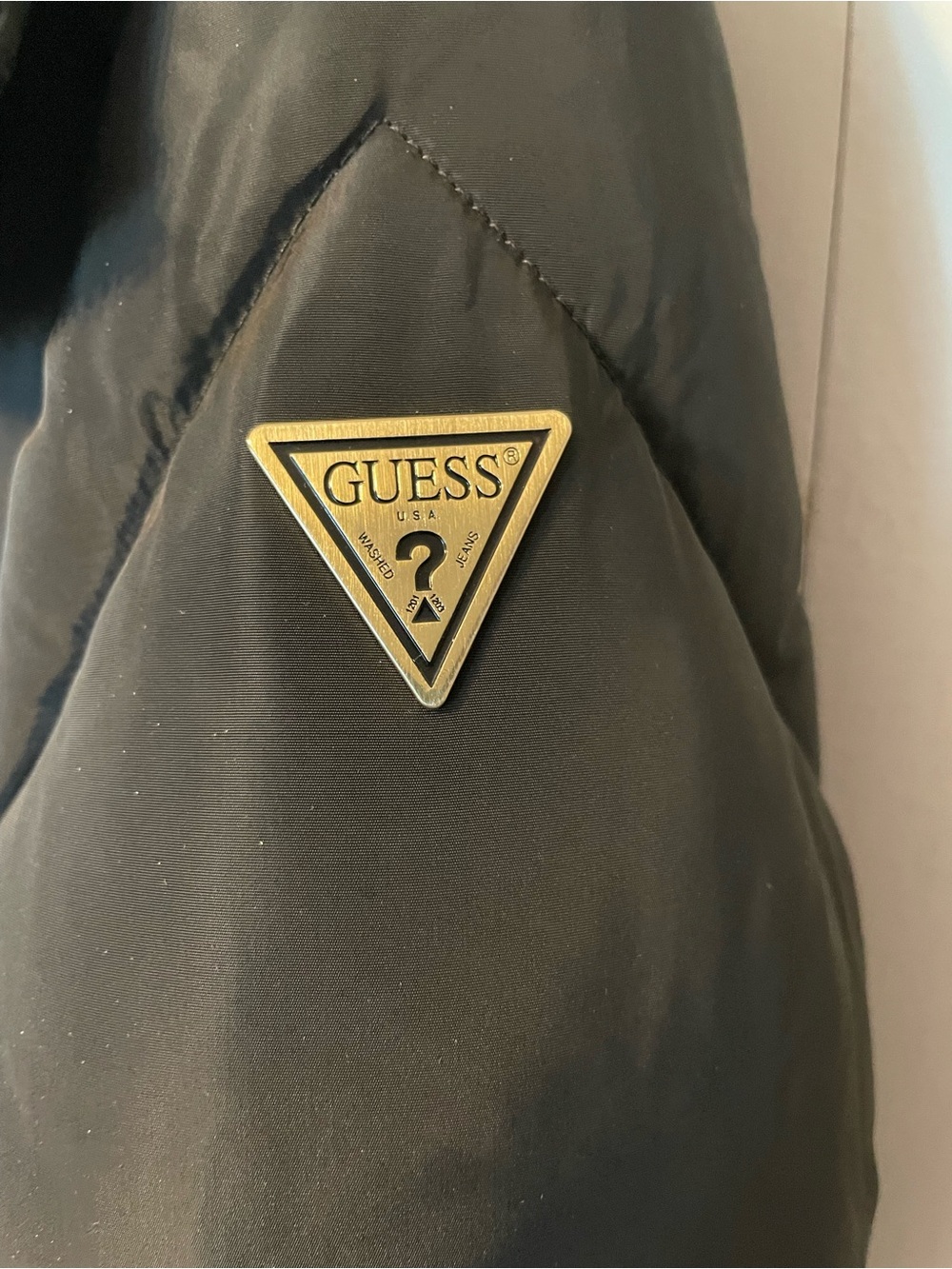 Gorgeous NWOT ❤️GUESS Black Quilted Hooded Puffer - Picture 3 of 13
